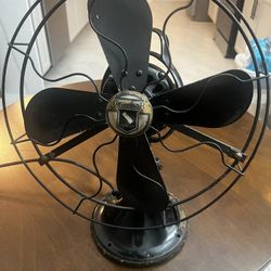 Antique Oscillating Fan - COLLECTORS ITEM !