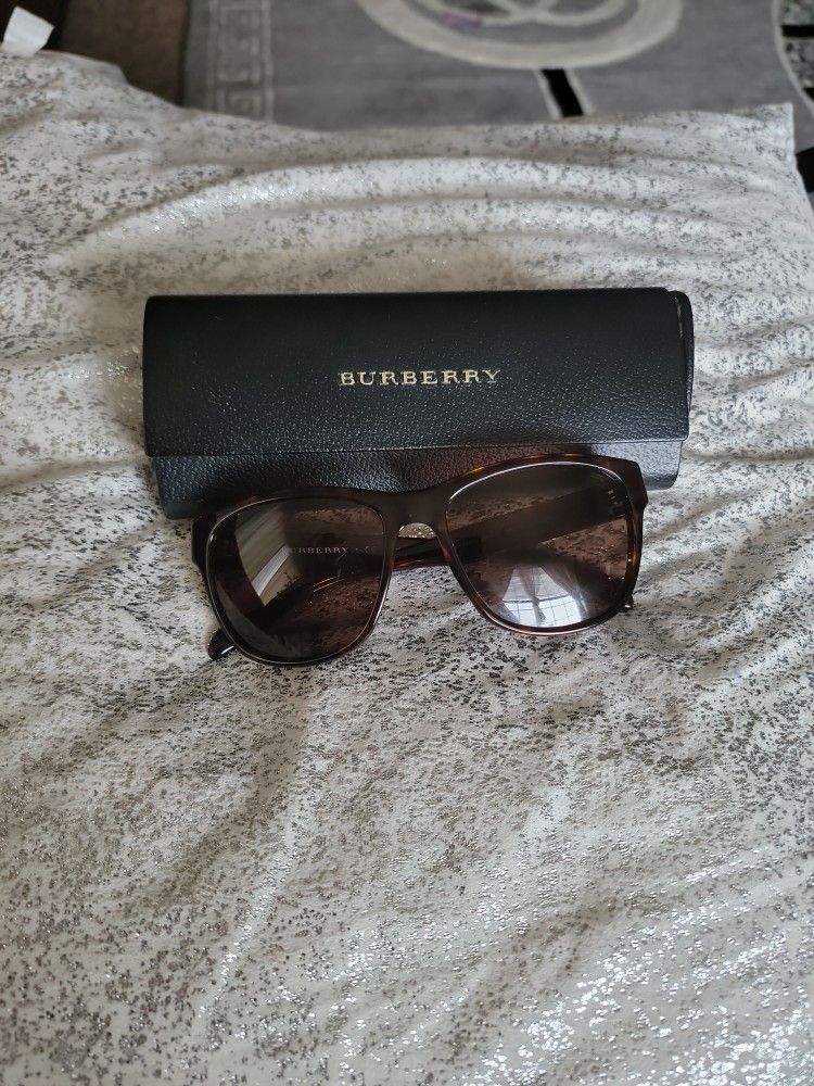 BURBERRY SUNGLASSES
