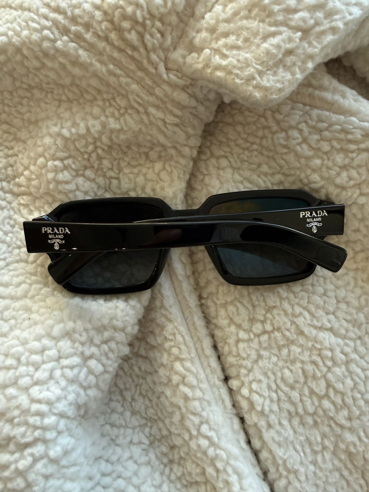 Prada Sunglasses Gently Used display picture 3