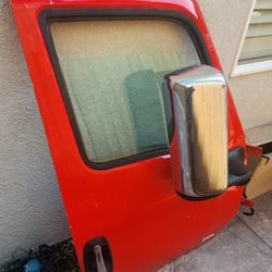 International A26 Passenger Side Door $475 or Best Offer/mejor Oferta