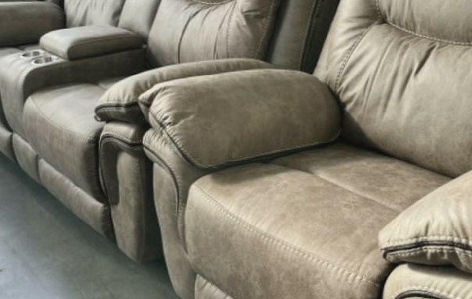 Recliners, Sofas & Sectionals MUST GO!