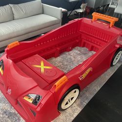 Like New Kid Hot Wheels Race Car Bed 
