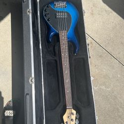 Ernie all Music Man Base Guitar