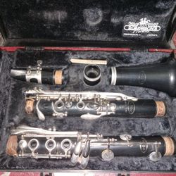 VITO CLARINET WITH CASE