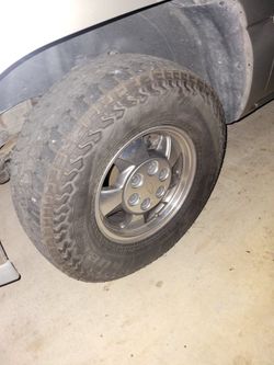 Chevy Suburban Wheels w/Tires Trade/Sell