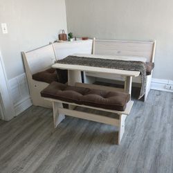 Cozy Breakfast Nook w/ Storage