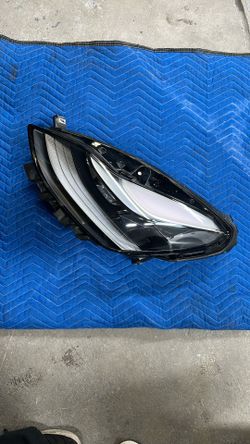 2023 Tesla Model Y Preformace All Wheel Drive HeadLight Left Side