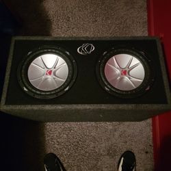 Car Stereo System.     Subs & 2 Amps 