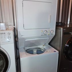 🚨🏠 ¿Tu lavadora ya anda como tractooor y la secadora te deja la ropa oliendo a humedad? 😂