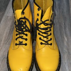 Dr. Martens Chelsea Boots