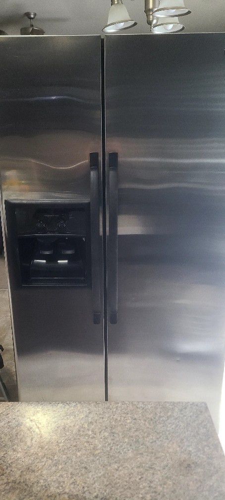 Kenmore Coldspot European Style Upright Refrigerator w Ice Maker/ Filtered Water Dispenser