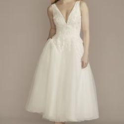 Tea-Length Plunging Neckline Lace Wedding Dress
