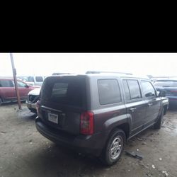 2017 Jeep  Patriot Parts Only Let  Me Know What Parts Are You Luking For 