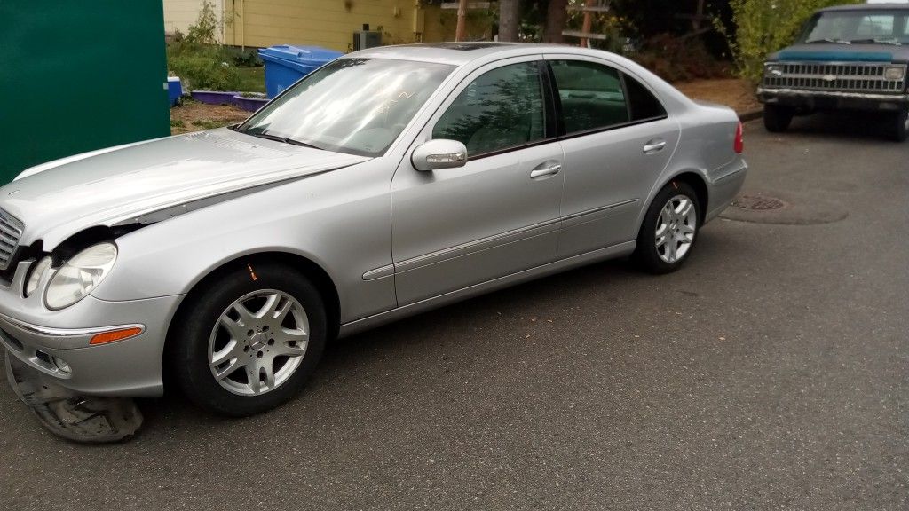 2004 Mercedes-Benz E-Class