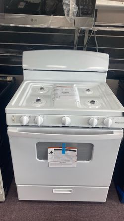 Hotpoint 30-in 4 burners 4.8-ct ft Freestanding Natural Gas Range (White)
