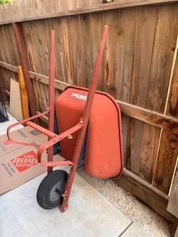 Yard Sale Saturday 5 Sep 1415 N greenfield ave Clovis CA