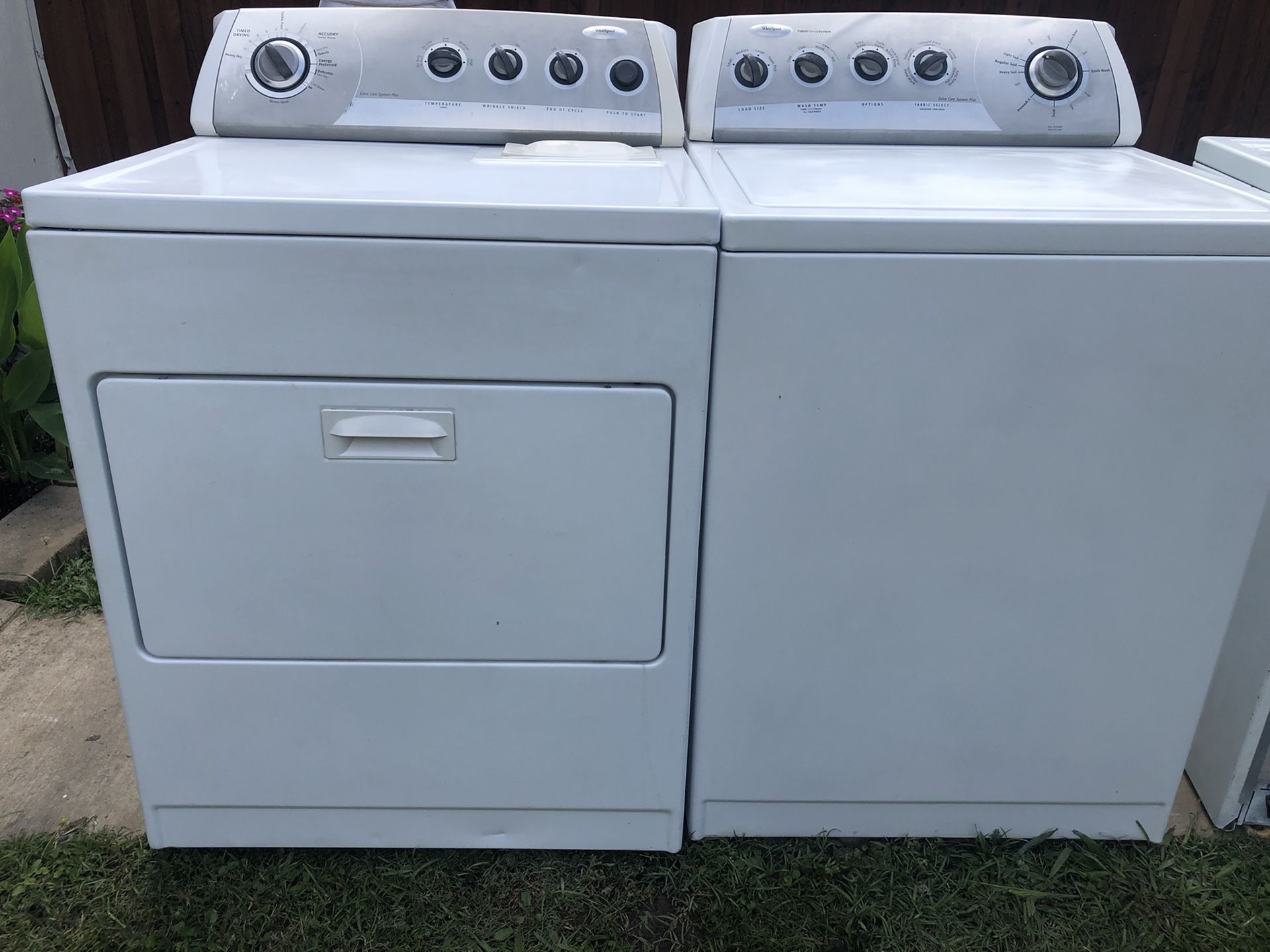 WHIRLPOOL WASHER AND DRYER ELECTRIC BOTH WORKING GREAT SUPER CLEAN INSIDE AND OUT SIDE