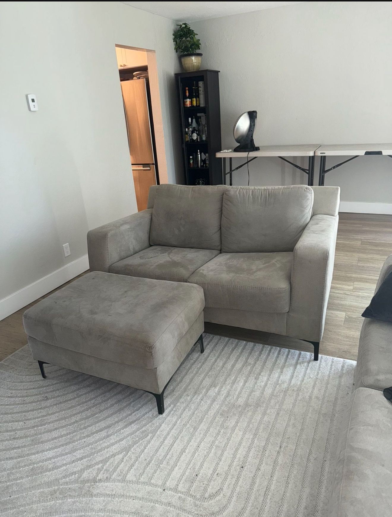 Love Seat W Ottoman