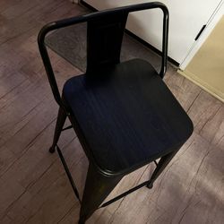 4 Table Bar Chairs 