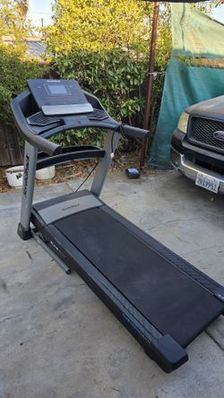 Treadmill For Sell $800