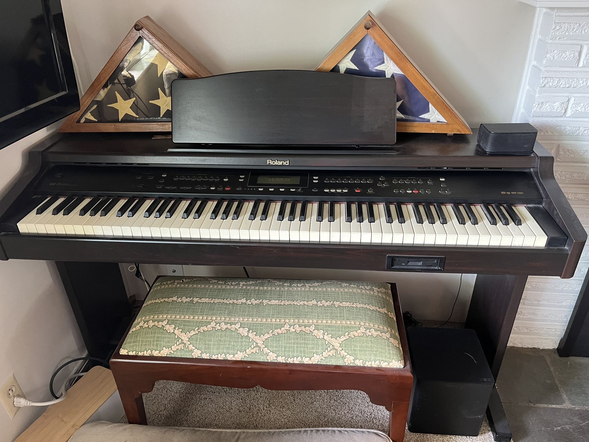Electric Piano - Roland - 88 Weighted Keys