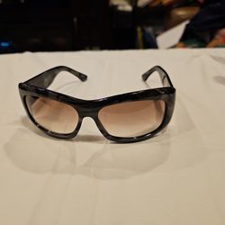 GUCCI   sunglasses 