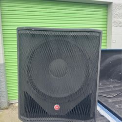 Harbinger VARI V2218 Powered Subwoofer