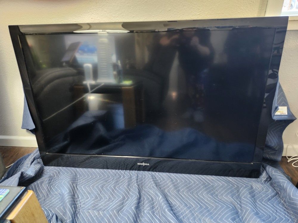 Insignia Older Flat Screen 55 Inch