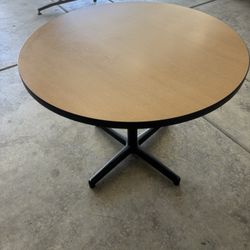 Round Table 