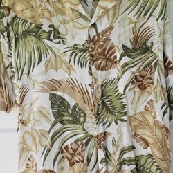 Mens L  Short Sleeve Button  Down Shirt