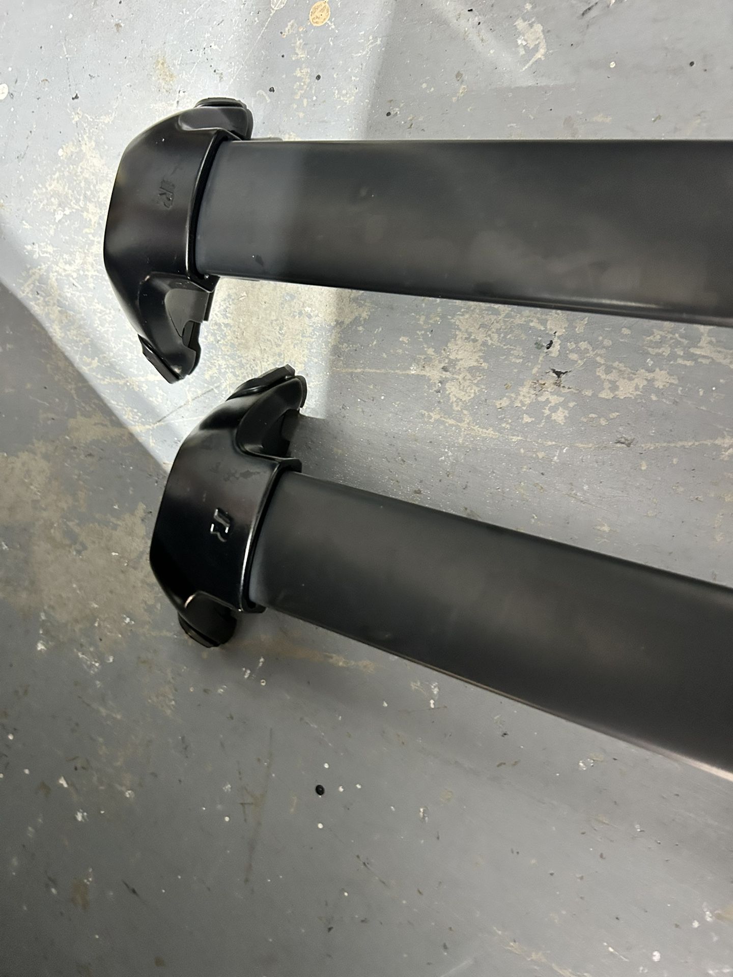22 Honda CRV Roof Cross Rails