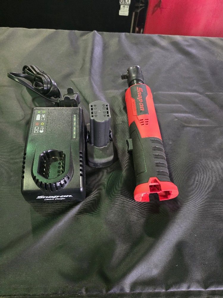 14.4 V 3/8" Drive MicroLithium Cordless Ratchet Kit