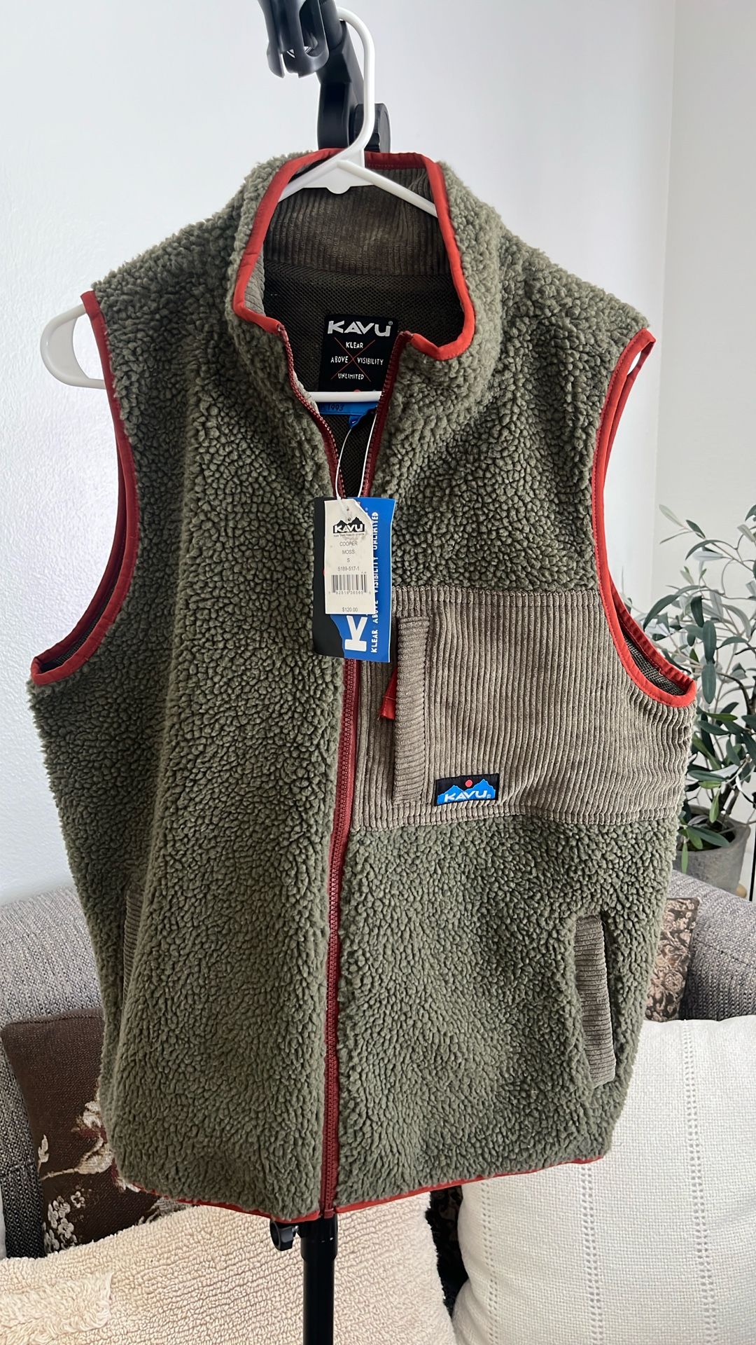 KAVU Men’s  Small  Vest