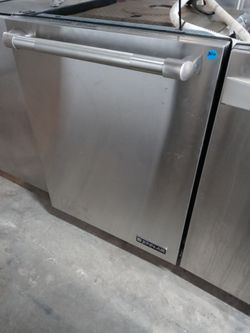 Jenn-Air stainless steel dishwasher with stainless tub - Free delivery