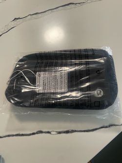 Lululemon belt bag brand new black