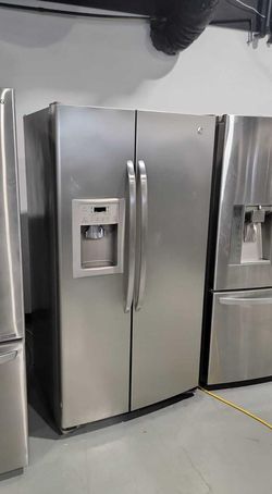 GE Side-by-Side Stainless Steel Refrigerator Fridge
