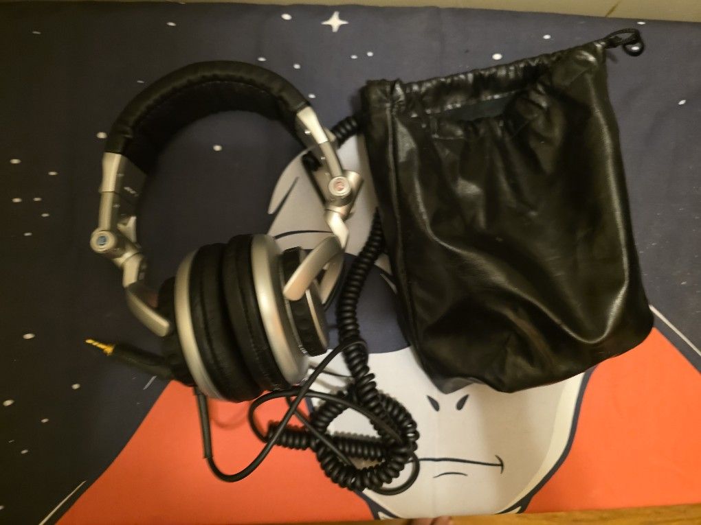 Sony MDR-V700 DJ Headphones