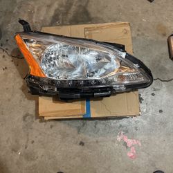 Nissan Sentra Passenger Headlight