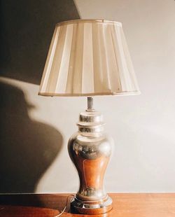 Vintage Hollywood Regency Tyndale Mirror Lamp