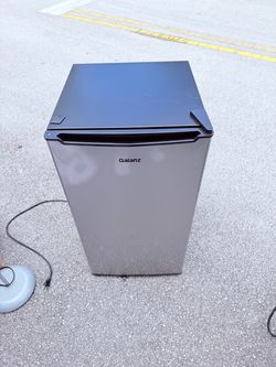 Galanz Compact Mini Refrigerator Silver Single-Door for Home or Office – Pickup ASAP