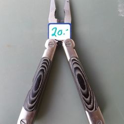 Leatherman like tool by Shakespeare brand new