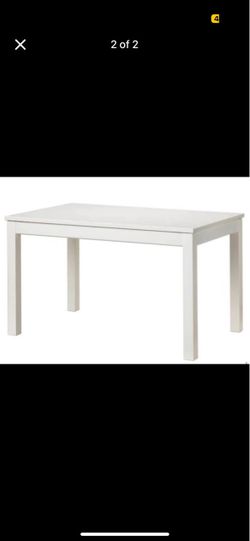 White extendable table