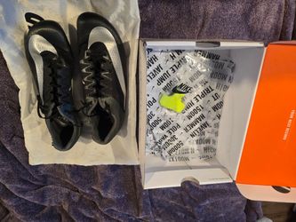 Nike track shoes 9.5