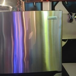 Frigidaire Refrigerator Full Size New 