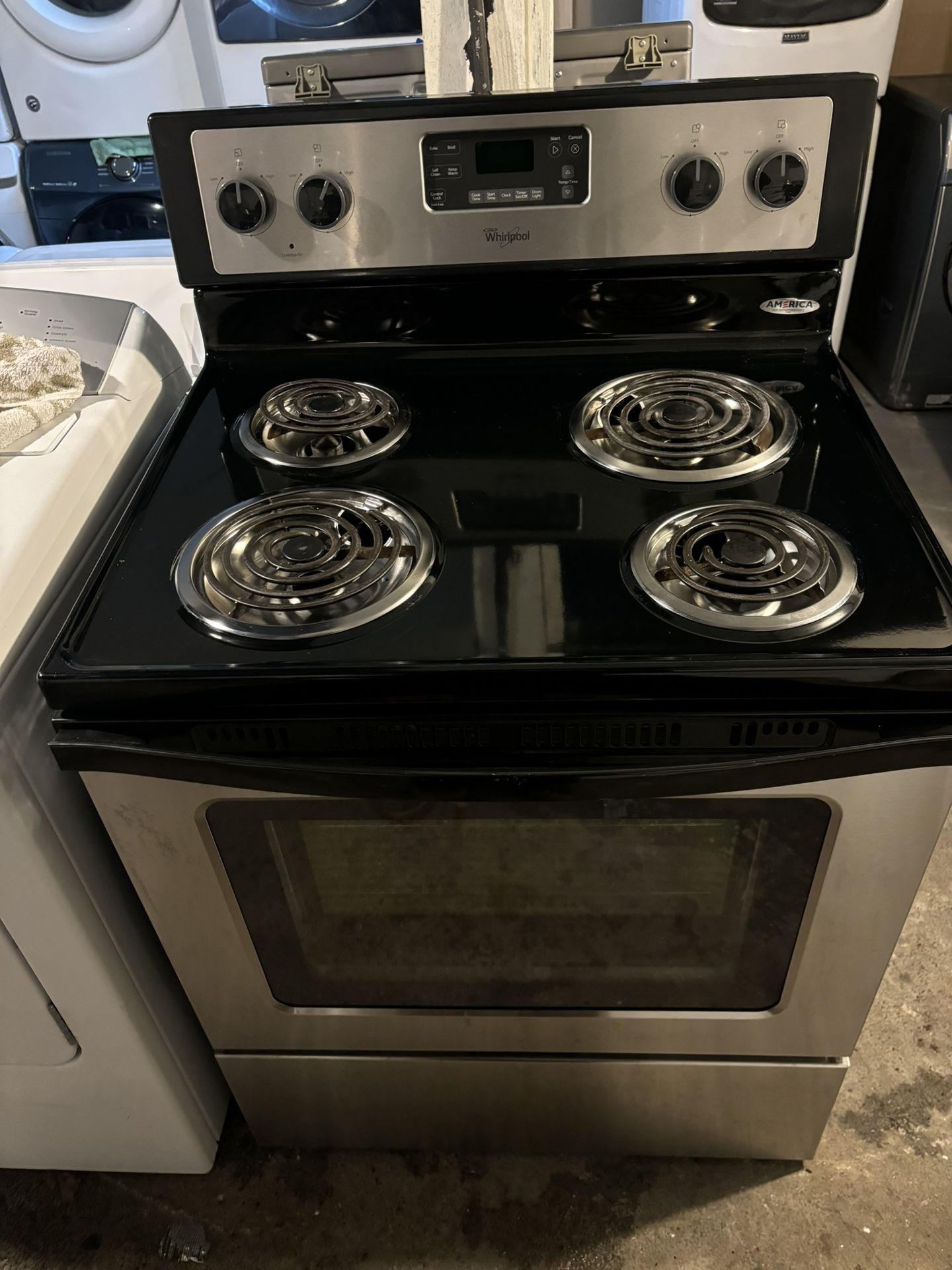 Whirlpool Stove On Good Working Condition