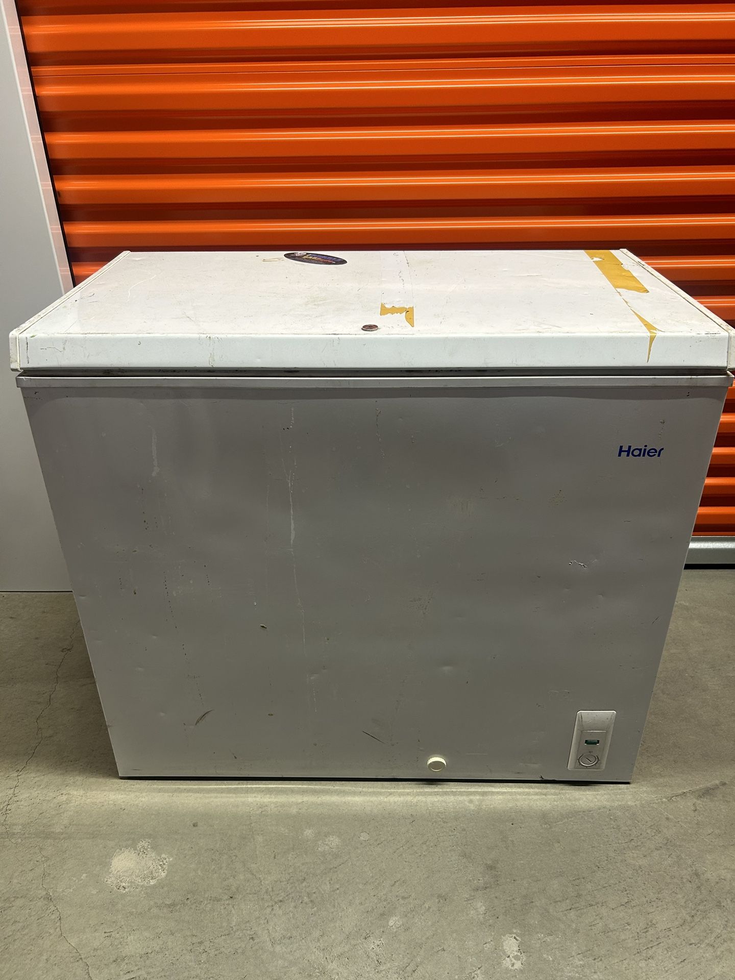 Hailer Chest Freezer