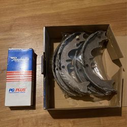 Toyota Sequoia Rear Parking Brake Shoes and Hardware Kit.