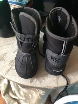 Boys shoes