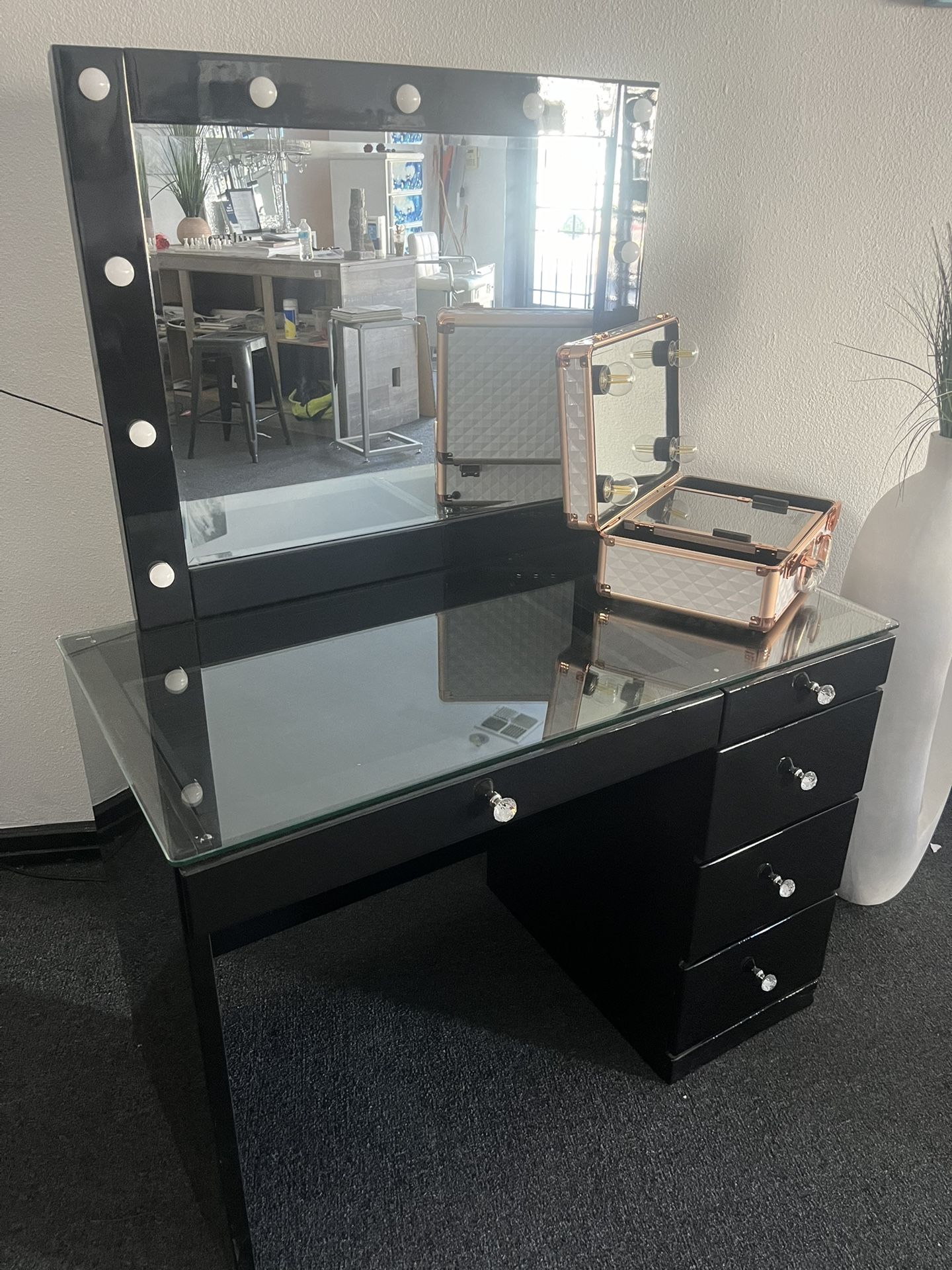Blk Gloss Vanity WTH LED Lights