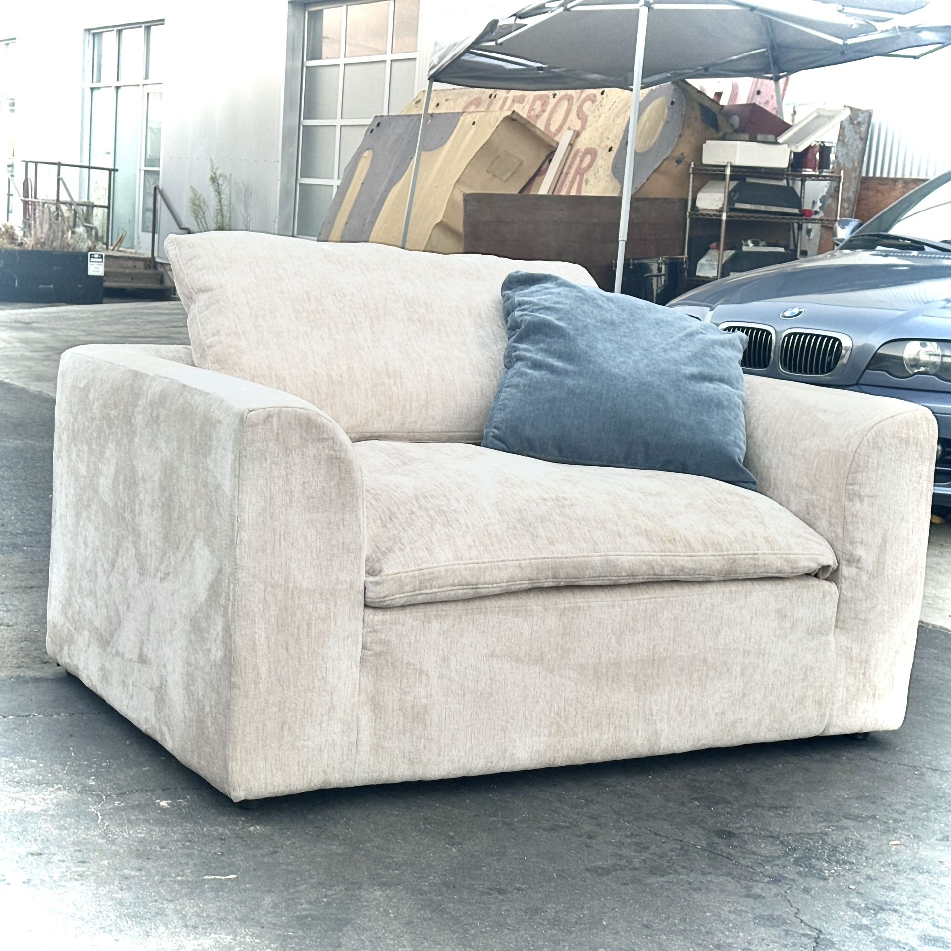 Joybird Bryant Chair And A Half Irish Cream Retail $1600